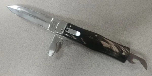 Mikov Predator Dark Horn Leverlock Automatic Knife Dagger Bottle Opener 3 Mikov Predator Dark Horn Leverlock Automatic Knife Dagger Bottle Opener